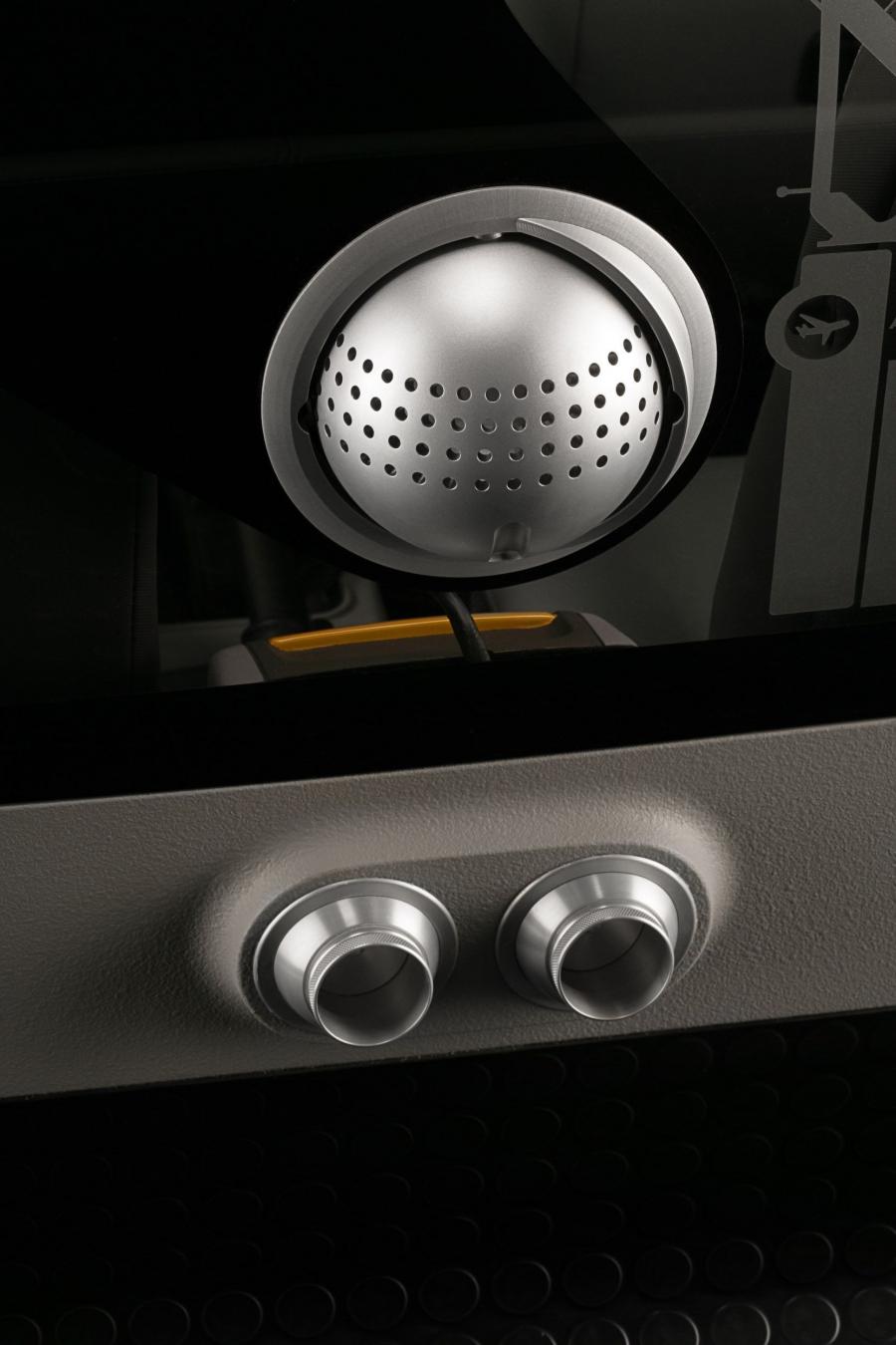 Ford Transit Connect Taxi Concept 2008 года  (фото 2 из 23)